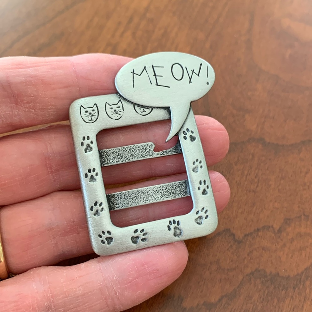 Cat pin - tiny picture frame